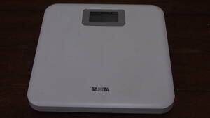 中古品☆ＴＡＮＩＴＡ☆タニタ☆ＨＤ－７６１☆デジタルスメーター☆体重計☆２０１８年製③☆４０２Ｓ４－Ｊ１３８９４