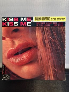 BRUNO MARTINO ET SON ORCHESTRE / Kiss Me, Kiss Me 7inch La Voix De Son Maitre