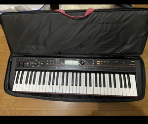 \1円～ コルグ KORG KROSS-61 61鍵 アダプター付属 動作確認済み キーボードシンセサイザー 4.3kg 美品