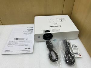 YK8929 Panasonic プロジェクター PT-LB425 通電OK 現状品　1226