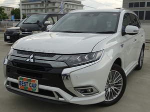 アウトランダーPHEV 2.4 G プレミアムパッケージ 4WD ツインモニタ　本革シート　パワーバックD