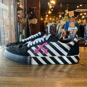 OFF-WHITE オフホワイト ARROW LOW スウェードキャンバスローカットスニーカー ブラック ホワイト Size 43 中古品 本体のみ