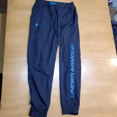 UNDER ARMOUR トレーニングパンツ 黒　160