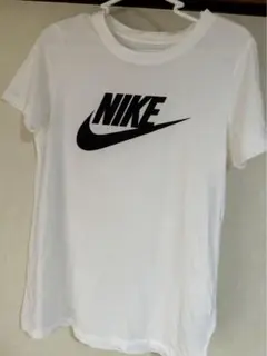 Nike Tシャツ 白 Mサイズ レディース