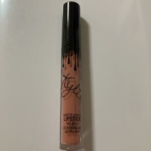 KYLIE COSMETICS・カイリー・リップグロス・グロス・落ち着いたレッド系・定価5280円