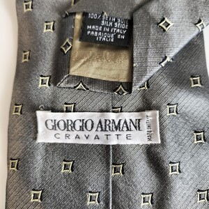 GIORGIO ARMANI(ジョルジオアルマーニ)グレーゴールドミニ四角ネクタイ