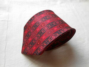 E93美品GIANNI VERSACEヴェルサーチ総柄デザイン模様厚手ネクタイ赤