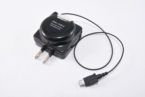 ★オズマ microUSB-AC充電器 IAR-SP01K REEL CABLE 中古品