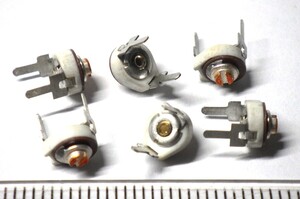 トリマ： セラミックトリマ 50V/10pF、ピッチ5mm、100個組　新品未使用品