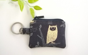 ハンドメイド〈小銭が入るキーホルダー〉ミニミニポーチ 　Forest owl/森のフクロウ.B (7×5）※ピルケ-ス/コインケ-ス