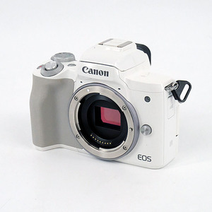 【中古】Canon製 EOS Kiss M ボディ ホワイト [管理:1050024046]