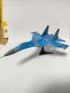 完成品 Su-27S 1/144 ウクライナ空軍 第831戦術航空旅団 #57 イワン・ババク フランカーファミリー エフトイズ