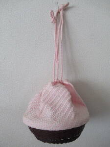 絞り巾着袋　籠付き　ピンクに白