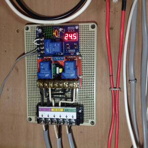  自作 インバーター出力電源（100V）⇔ 商用電源（100V） 自動切替機20A/2000W電圧設定可(12V、24V、48Vまで自由に自動切替 ）