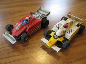 ④HOスロット A/FX トミー？TYCO？ スロットカー2台set フェラーリ ルノー ☆フォーミュラーカー