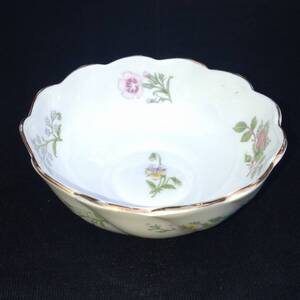 洋食器 ボウル AYNSLEY WILD TUDOR MADE IN ENGLAND エインズレイ ワイルドチューダー 花の絵柄 直径約13.5cm 高さ約4.5cm【3486】【r】