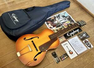 鳴良 希少生産完了モデル Epiphone Masterbilt Century Olympic Honey Burst/Solid Spruce Archtop エレアコ /純正ギグケース＆付属品完備