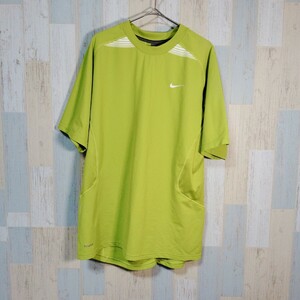 NIKE ナイキ　XLsize　メンズ Tシャツ 半袖 半袖Tシャツ スポーツウェア　黄色　イエロー　蛍光イエロー