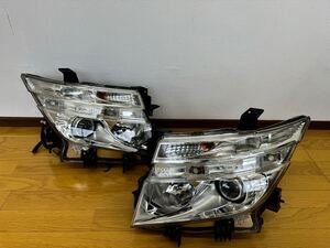 中古日産エルグランド PE52 / E52 純正ヘッドライト　ヘッドランプ　左右セット KOITO 100-23009 確認済み