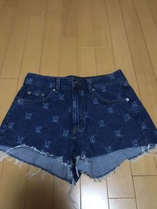 ★美品　H & M Love ショートパンツ