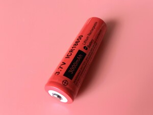 18650充電バッテリー 3000mAh ボタンタイプ