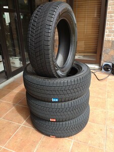 ブリヂストンBLIZZK VRX3 225/60R17 99Q