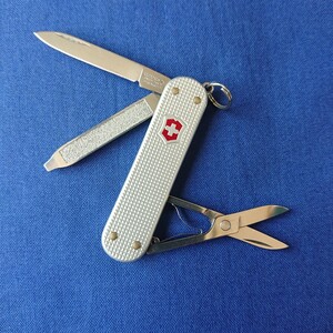 VICTORINOX(ビクトリノックス)クラシック SD ALOX (597)