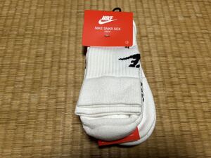 NIKE SNKRS SOCKS L スニーカーズソックス　ナイキ 