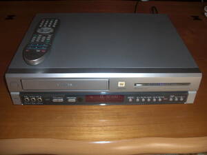 　TOSHIBA　東芝　カセット　VTR　　A-F40G1　　　ARNA G-CODE　　VHS リモコン付　 中古品