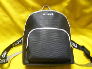 MICHAEL　KORS　BLK/OPTICWHT　MD　BACKPACK　美品　