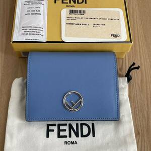 極美品　FENDI フェンディ　二つ折り財布 ミニ財布　エフイズ　ライトブルー