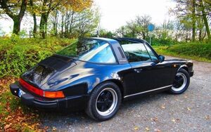 ポルシェ 911 タルガトップ 930型 1984年 絵画風 壁紙ポスター 特大ワイド版921×576mm（はがせるシール式）001W1