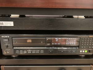 動作品　SONY　CDP-555ESD　コンパクトディスクプレーヤー　リモコン・取説付　メンテナンス済