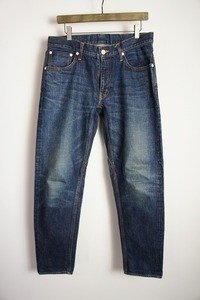 定番 UNIVERSAL PRODUCTSユニバーサル プロダクツ TAPERED DENIM PANTS BIO WASH デニム パンツ 紺715O