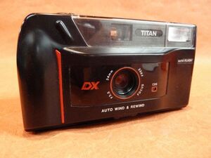 c001 TITAN チタン DX C-3500 コンパクトフィルム カメラ Size:約 幅13x高さ7.5x奥行4㎝ 電池BOX OUT ジャンク扱い /60