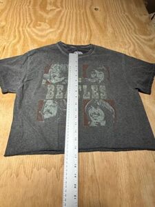 The Beatles Shirt Womens Medium Gray Crop Distressed Short Sleeve Crew Neck 海外 即決