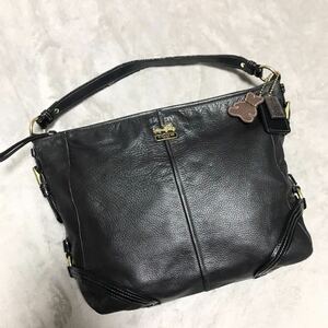 COACH コーチ ワンショルダーバッグ 肩掛け ハンドバッグ ワンハンドル レザー ブラック クマチャーム A4収納可