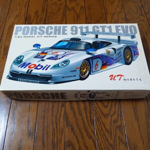 UTモデル　プラモデル 1/24 PORSCHE 911 GT1 EVO ポルシェ　 未組立　 絶版