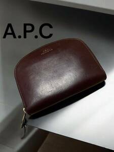 A.P.C アーペーセー　ハーフムーン 財布　ラウンドジップ