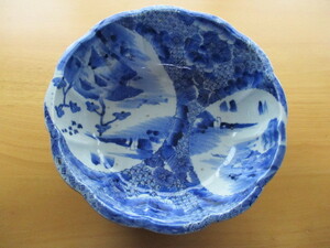 陶磁器の美術館・大きな器・鮮やかな青色磁器・器の美・山水画・食卓を美しくです