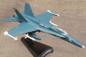 ★アメリカ戦闘機　F-18 ホーネット　1/135　911022　Del Prado