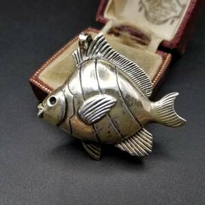 ×1950年代 JewelArt 魚 FISH 立体 スターリングシルバー ヴィンテージ ブローチ USA ジュエリー ペンダント チャーム 40