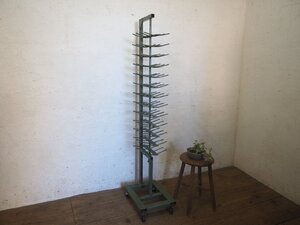 タI0758◆⑤H149,5cm×W30cm◆ビンテージ◆回転式◆レトロな鉄工所のアイアンラック◆工業系 飾り棚 陳列棚 古鉄 フック 工具入れL庭