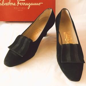 フェラガモ ferragamo クラシック 21.5cm パンプス　レディース靴 4 1/2Dサイズ スエード ローヒール classic ブラック 黒