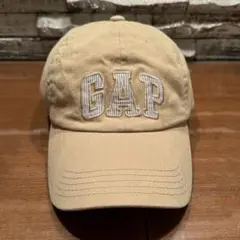 GAP ギャップ 鍔付き帽子 キャップ ベージュ アーチロゴ