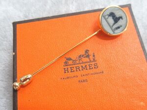 ☆HERMES エルメス ピンブローチ ゴールドカラー 馬 馬車 ネイビー系 サークルモチーフ 中古 アクセサリー 小物☆