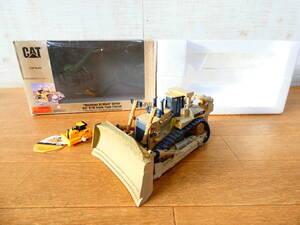 ◎NORSCOT ダイキャストミニカー 建設車両 CAT D11R リッパー付きトラックタイプクローラトラクター 1/50スケール おまけ・箱付き ＠80(1)