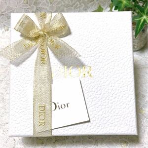 クリスチャン・ディオール「Christian Dior」小物用空箱(1092) 14×14×6cm 金ロゴ リボン・しおり付き ギフト ボックス 