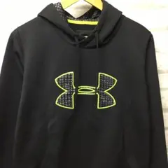 UNDER ARMOUR アンダーアーマー　パーカー　サイズM 古着