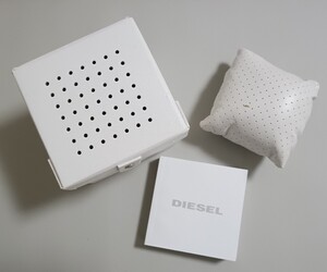 DIESEL ディーゼル腕時計の箱 白 ウォッチ説明書